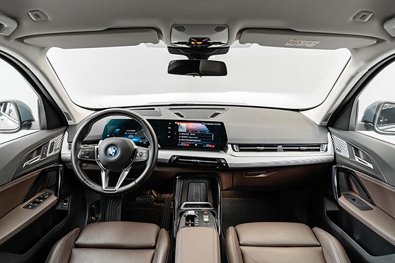 BMW iX1 19 of 29