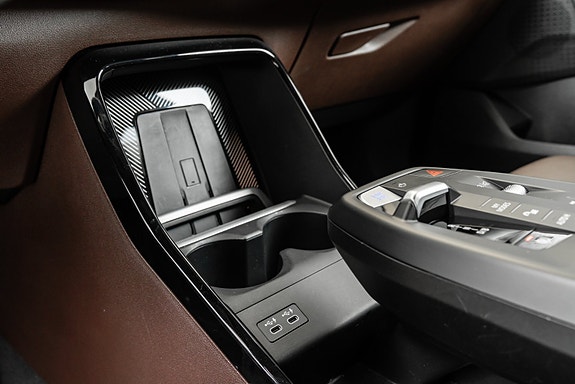 BMW iX1 15 of 29