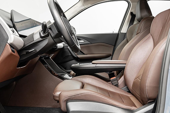 BMW iX1 16 of 29