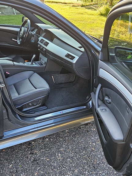BMW 525d 13 of 19