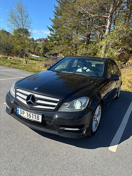 Mercedes-Benz C180 3 of 9