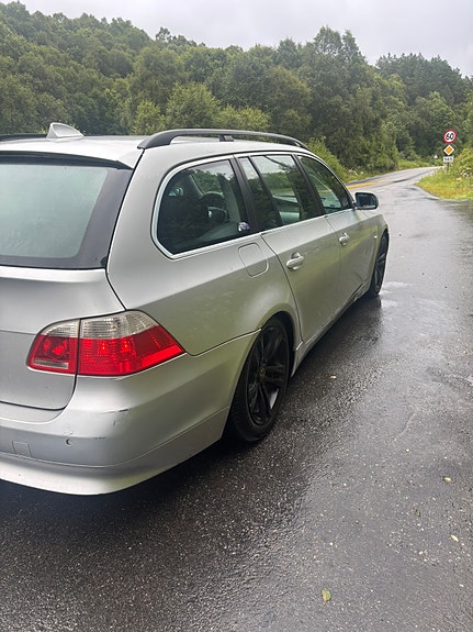 BMW 525i 5 of 11