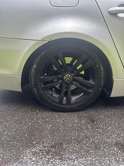 BMW 525i 4 of 11