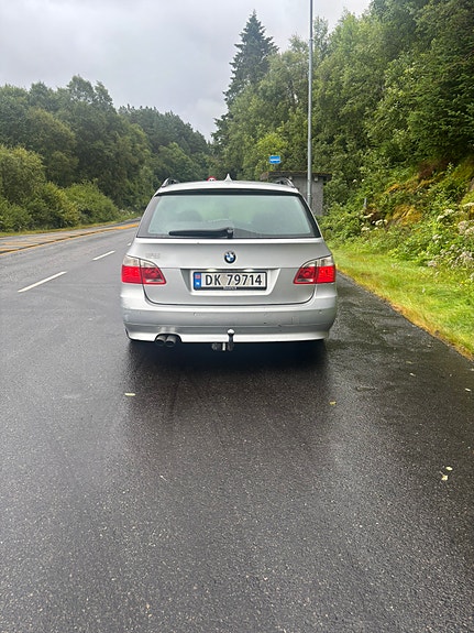 BMW 525i 2 of 11