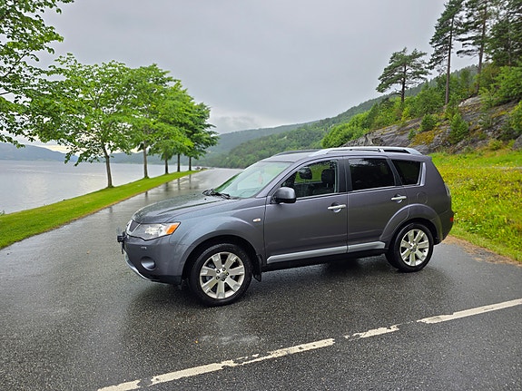 Mitsubishi Outlander 2 of 30