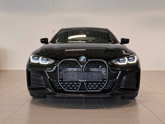 BMW i4 2 of 16