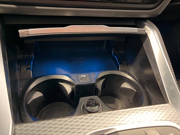 BMW i4 13 of 16