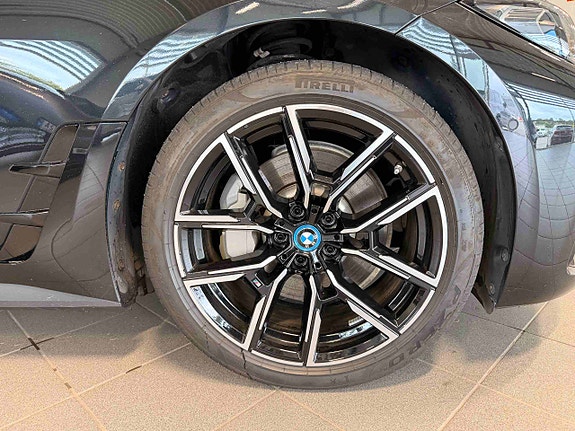 BMW i4 4 of 16