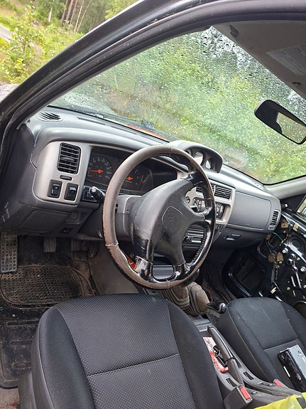 Mitsubishi L200 4 of 7