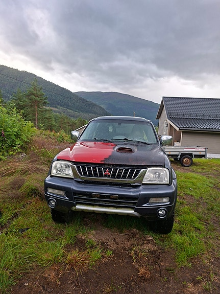 Mitsubishi L200 2 of 7