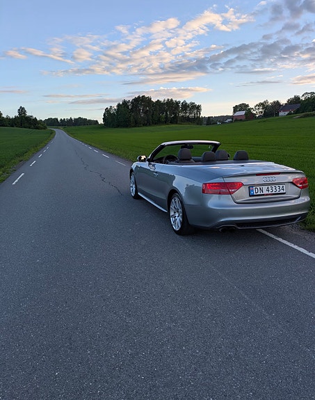Audi A5 2 of 5
