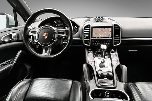 Porsche Cayenne 19 of 30