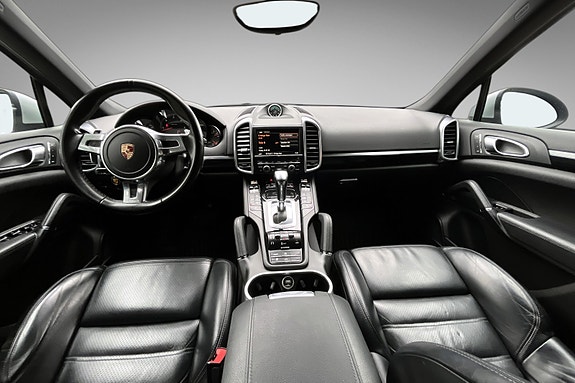 Porsche Cayenne 18 of 30