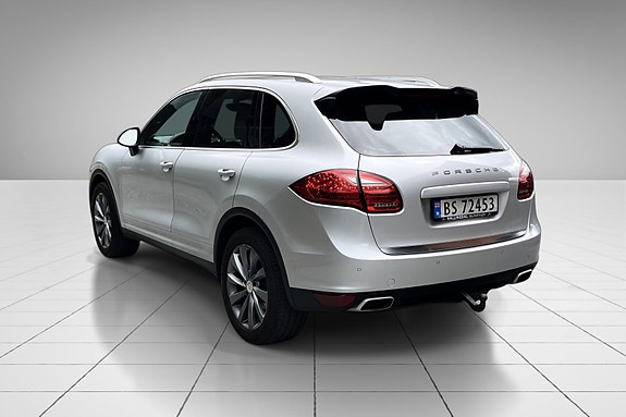 Porsche Cayenne 9 of 30