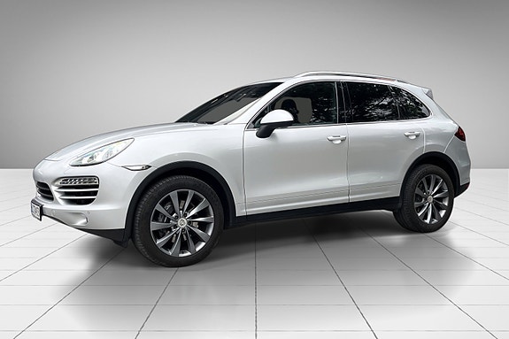 Porsche Cayenne 12 of 30