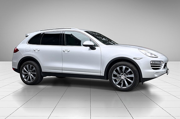 Porsche Cayenne 4 of 30