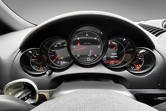 Porsche Cayenne 21 of 30