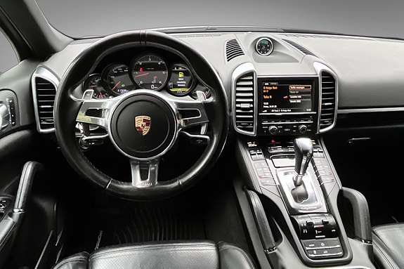 Porsche Cayenne 23 of 30