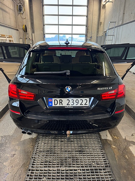 BMW 525xd 9 of 30