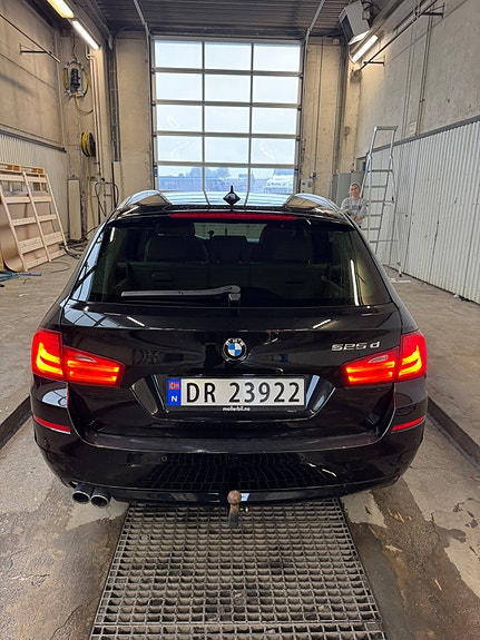 BMW 525xd 30 of 30