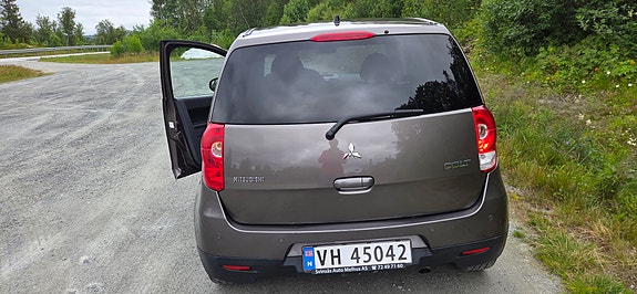 Mitsubishi Colt 11 of 13