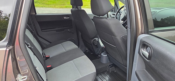 Mitsubishi Colt 8 of 13