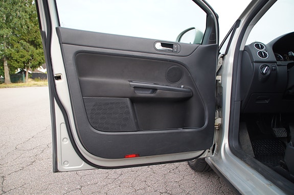 Volkswagen Golf Plus 9 of 30