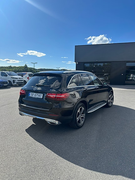 Mercedes-Benz GLC250 d 4 of 21