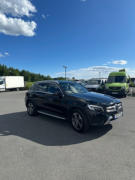 Mercedes-Benz GLC250 d 3 of 21