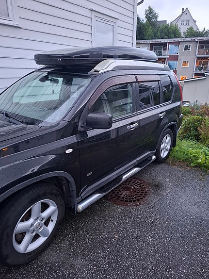 Nissan X-Trail 3 of 5