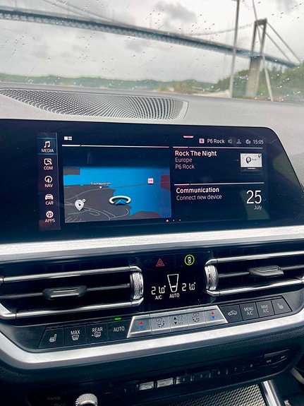 BMW 330e 13 of 19