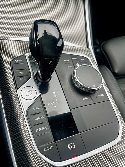 BMW 330e 19 of 19