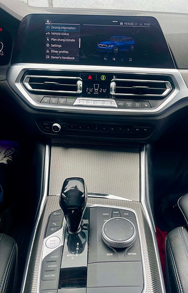 BMW 330e 18 of 19