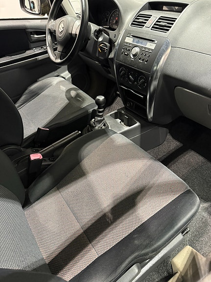 Suzuki SX4 6 of 11