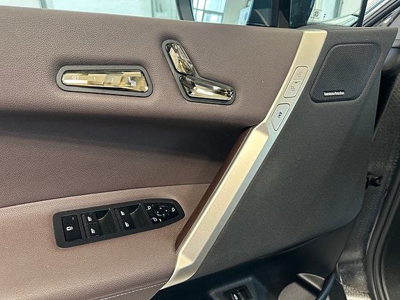 BMW iX 26 of 30