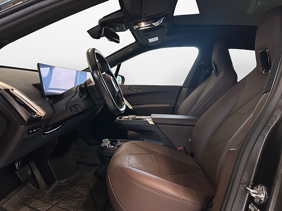 BMW iX 9 of 30