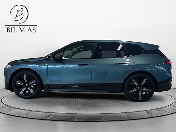 BMW iX 2 of 30