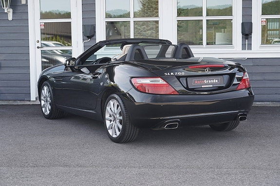 Mercedes-Benz SLK200 5 of 18
