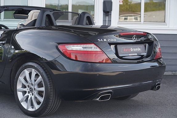 Mercedes-Benz SLK200 7 of 18