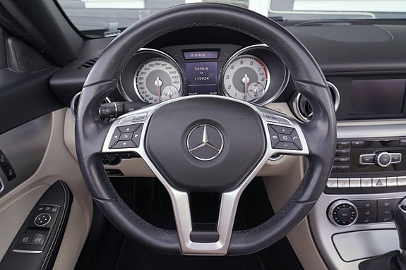 Mercedes-Benz SLK200 10 of 18