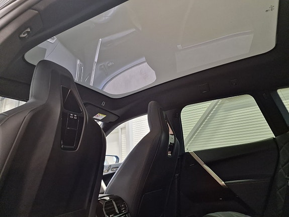 BMW iX 25 of 30