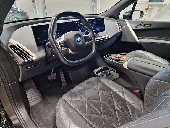 BMW iX 15 of 30
