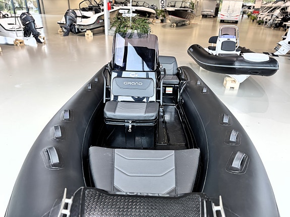 Ny Grand 420 UBE m/Yamaha F60. Stilig RIB med største motoralternativ! 11 of 17
