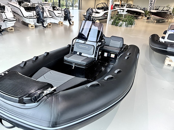 Ny Grand 420 UBE m/Yamaha F60. Stilig RIB med største motoralternativ! 7 of 17