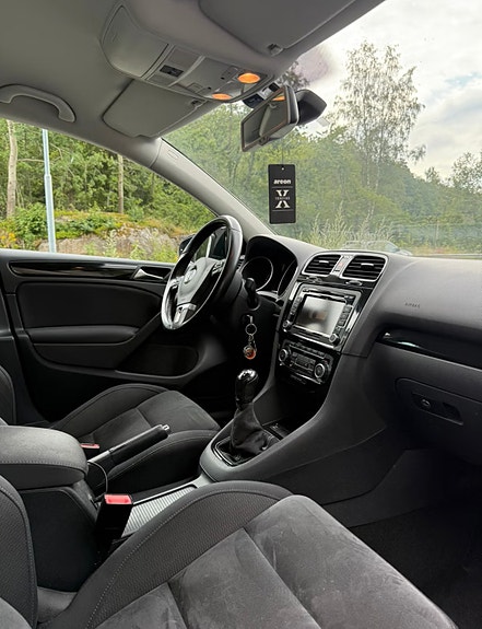 Volkswagen Golf VI 19 of 30