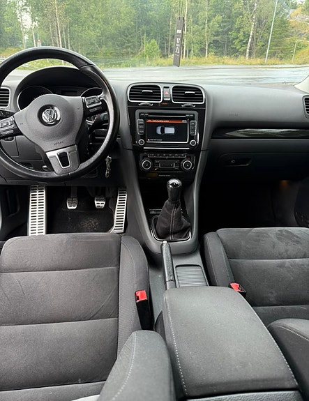 Volkswagen Golf VI 16 of 30