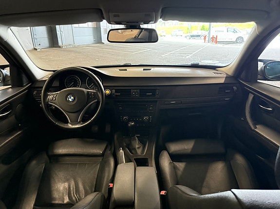 BMW 320d 15 of 16
