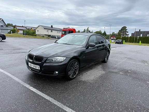 BMW 320d 3 of 16