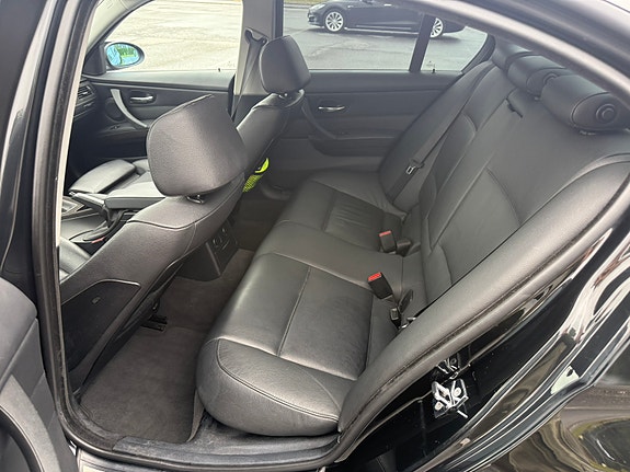 BMW 320d 16 of 16