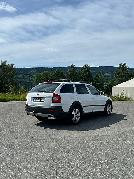 Skoda Octavia Scout 4 of 5